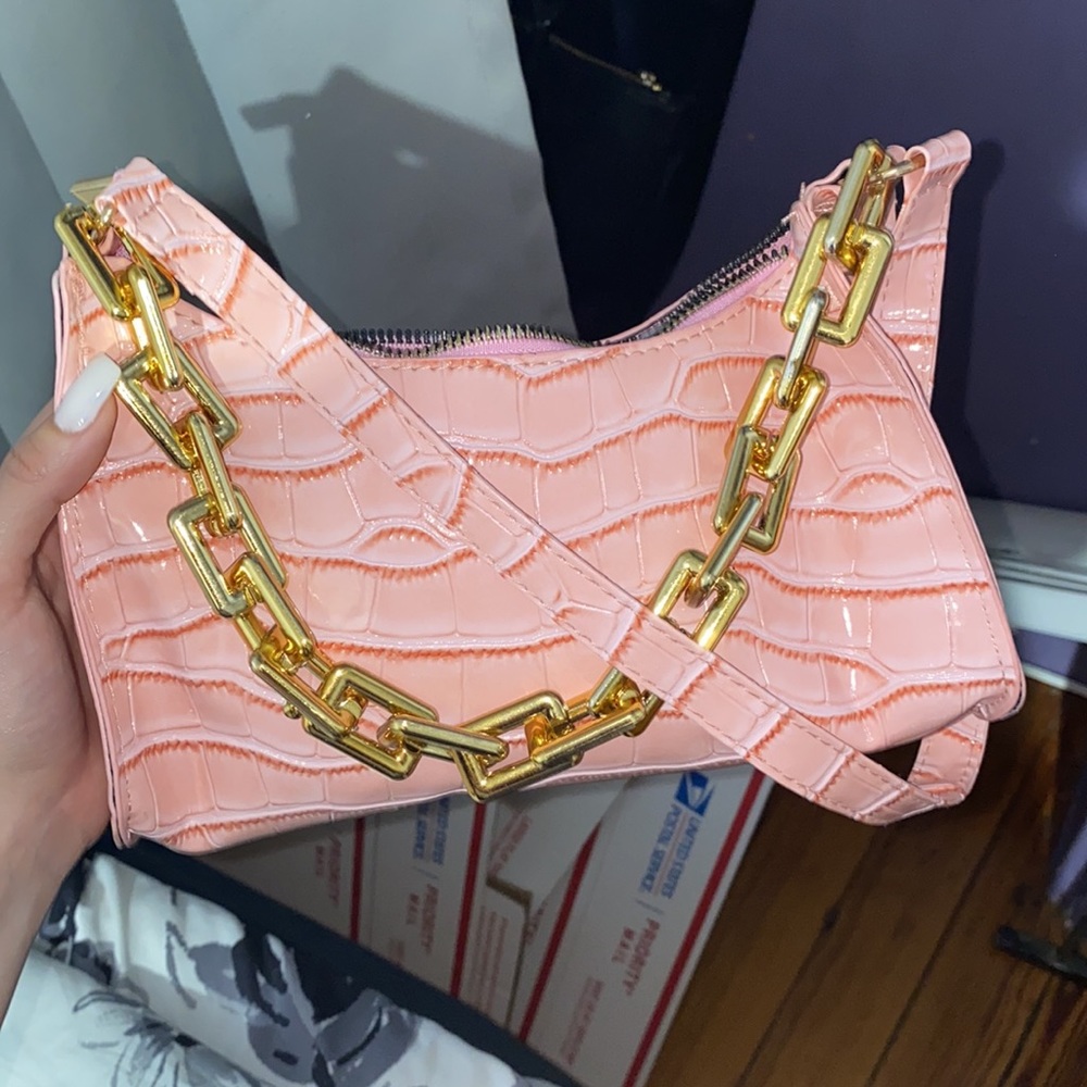 Pink purse /GOLD CHAIN CAN BE DETACHED